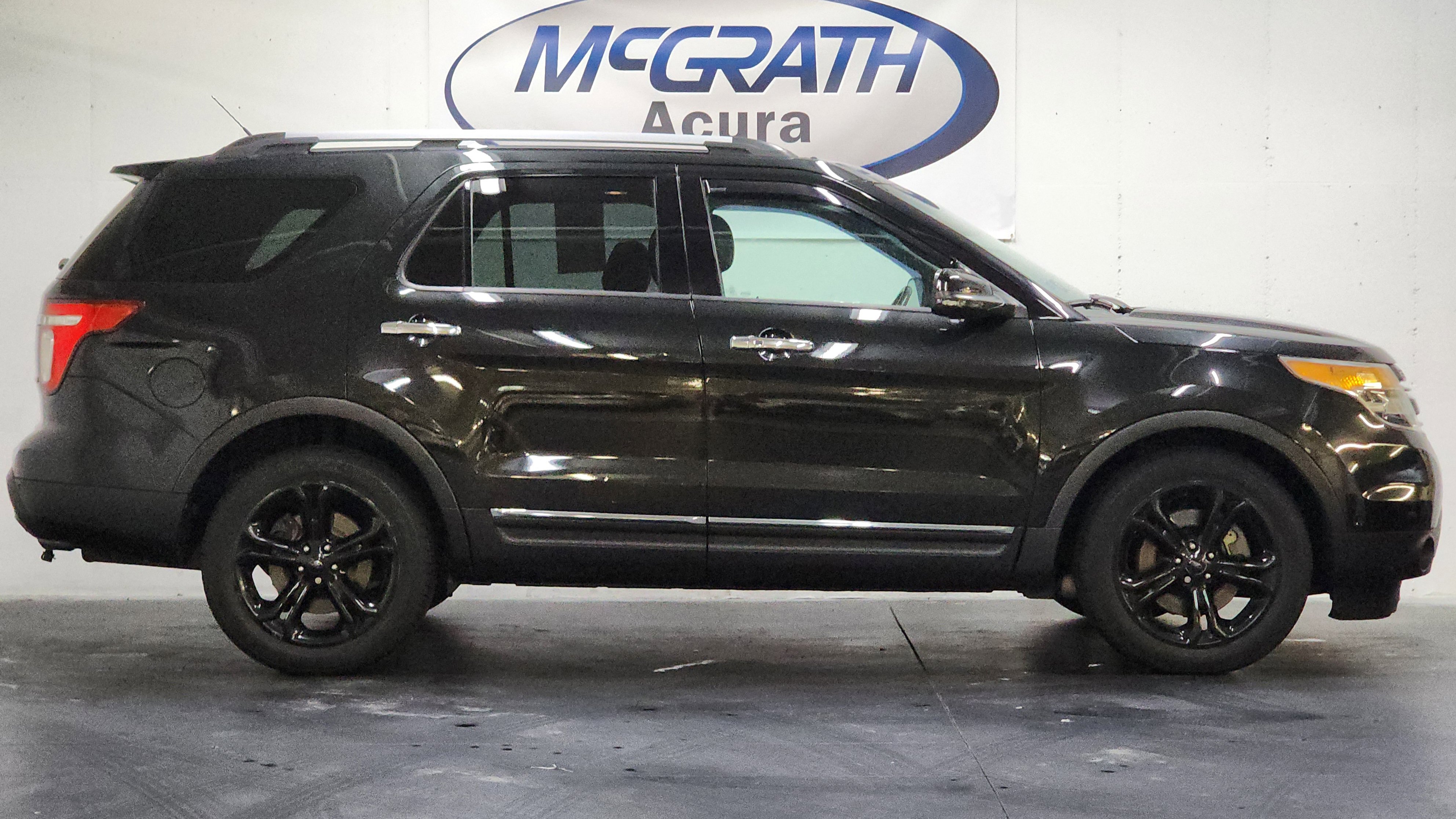 Used 2015 Ford Explorer Limited w/ Equipment Group 302A image 3