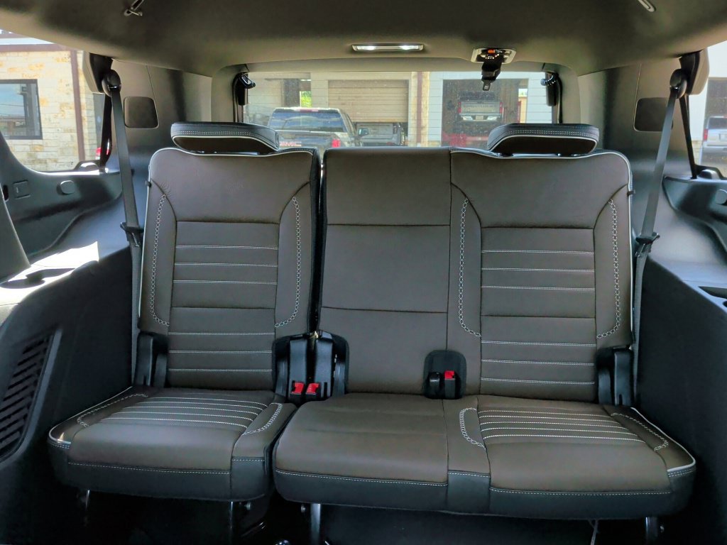 New 2026 GMC Yukon Denali Ultimate AWD/4WD image 39