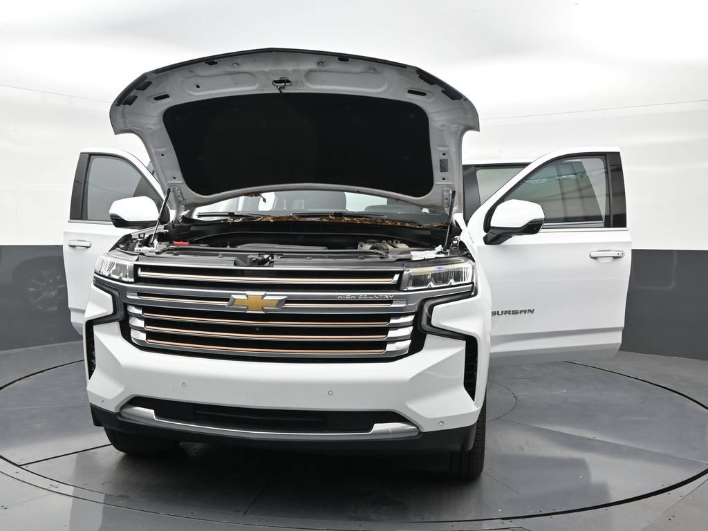 Used 2022 Chevrolet Suburban High Country RWD image 32
