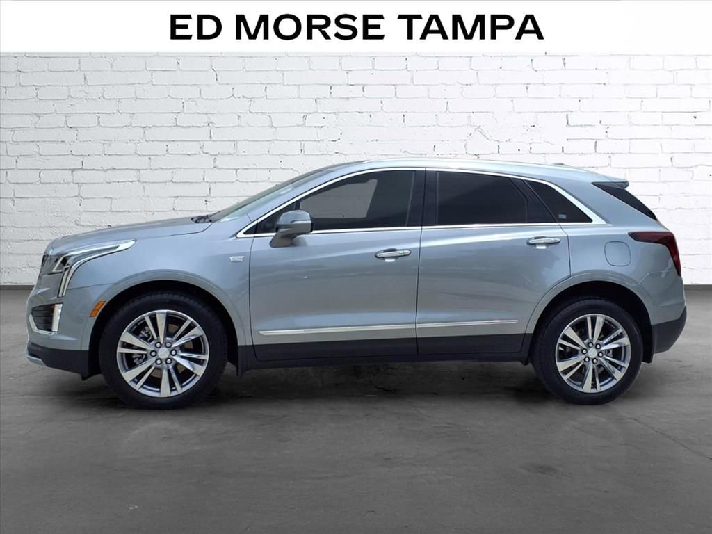 Used 2025 Cadillac XT5 Premium Luxury FWD image 2