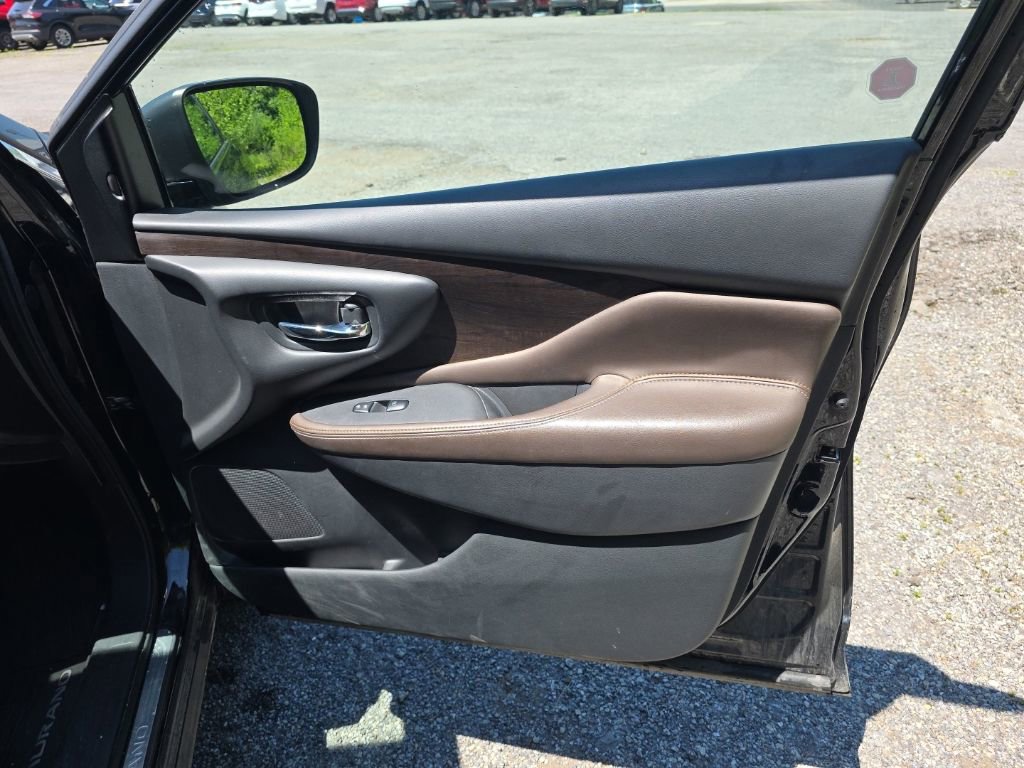 Used 2021 Nissan Murano Platinum AWD/4WD image 19