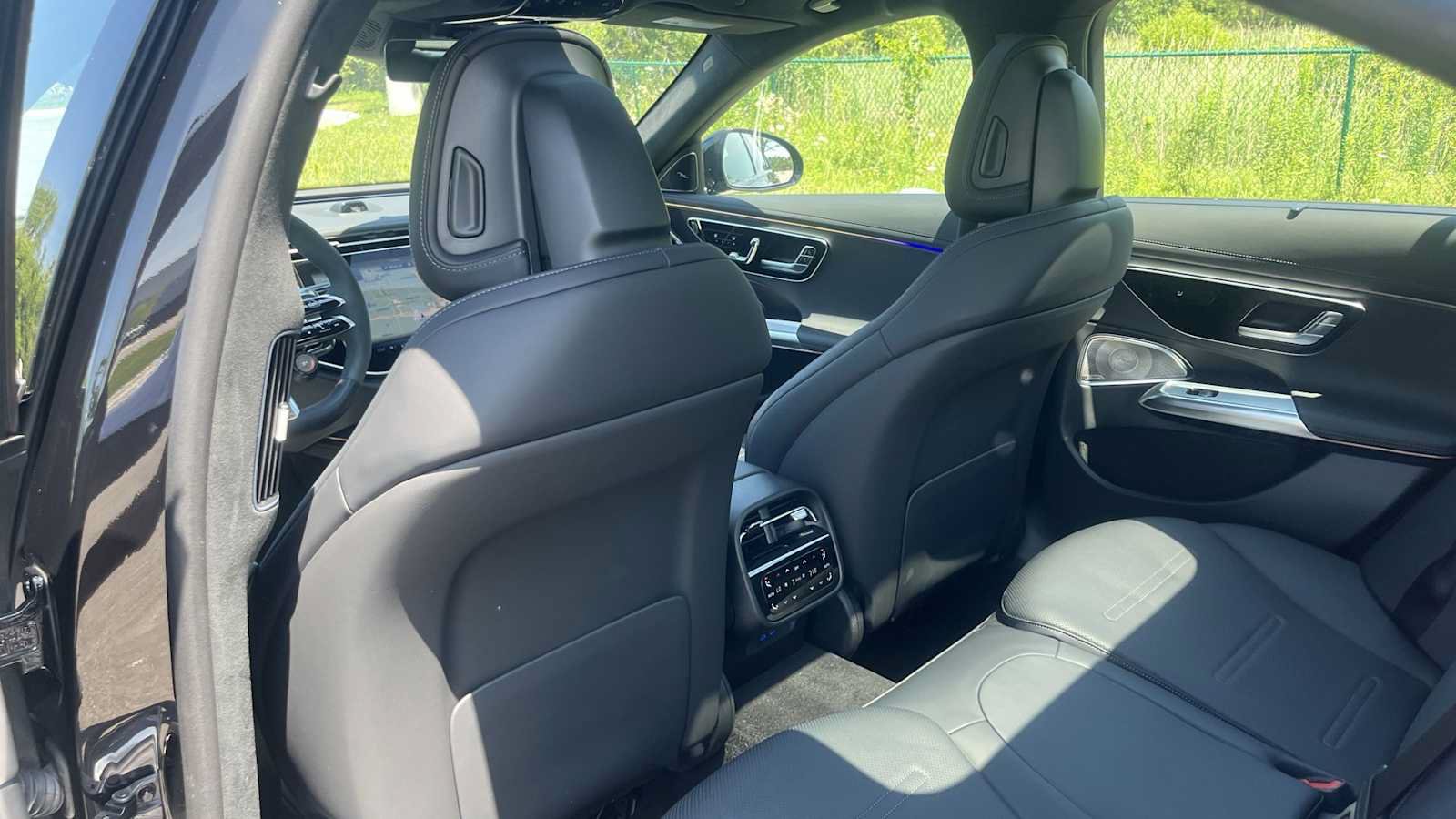 Certified 2025 Mercedes-Benz E 53 AMG e 4MATIC Sedan image 30