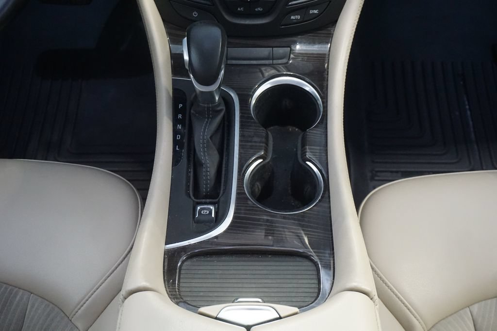 Used 2020 Buick Envision Preferred AWD/4WD image 29