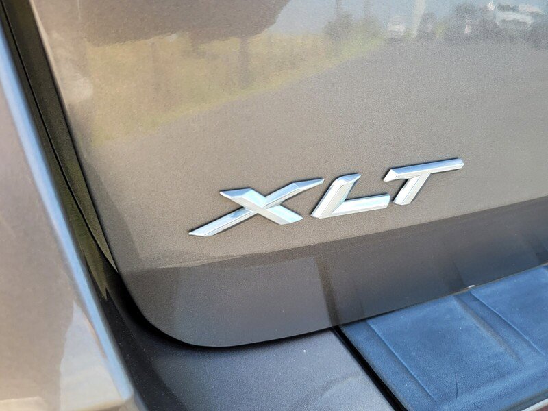 Used 2021 Ford Explorer XLT w/ Equipment Group 202A image 10