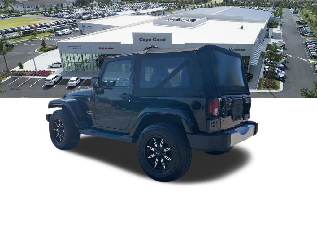 Used 2015 Jeep Wrangler Sahara w/ Connectivity Group AWD/4WD image 15