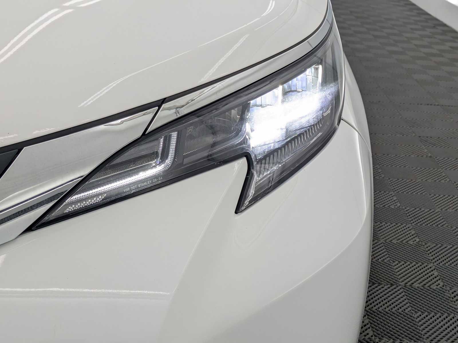 Used 2024 Toyota Sienna LE w/ LE Plus Package FWD image 10