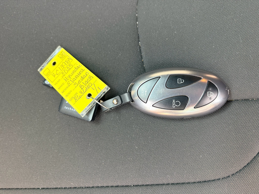 Used 2025 Hyundai Elantra Sport FWD image 14