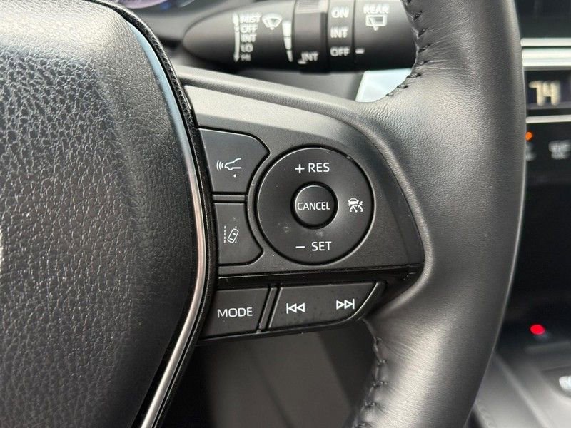 Used 2023 Toyota Venza XLE image 21