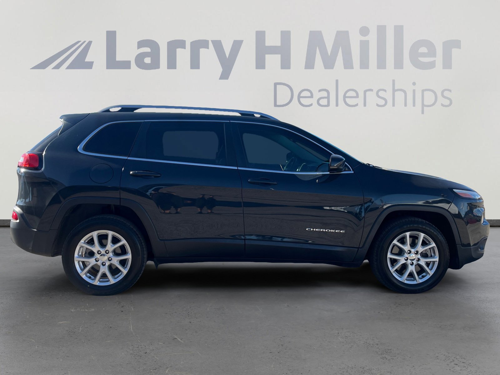 Used 2018 Jeep Cherokee Latitude Plus image 6