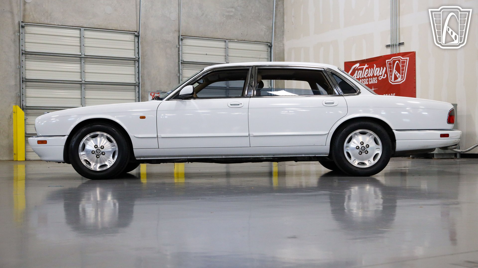 Used 1997 Jaguar XJ6 L RWD image 9