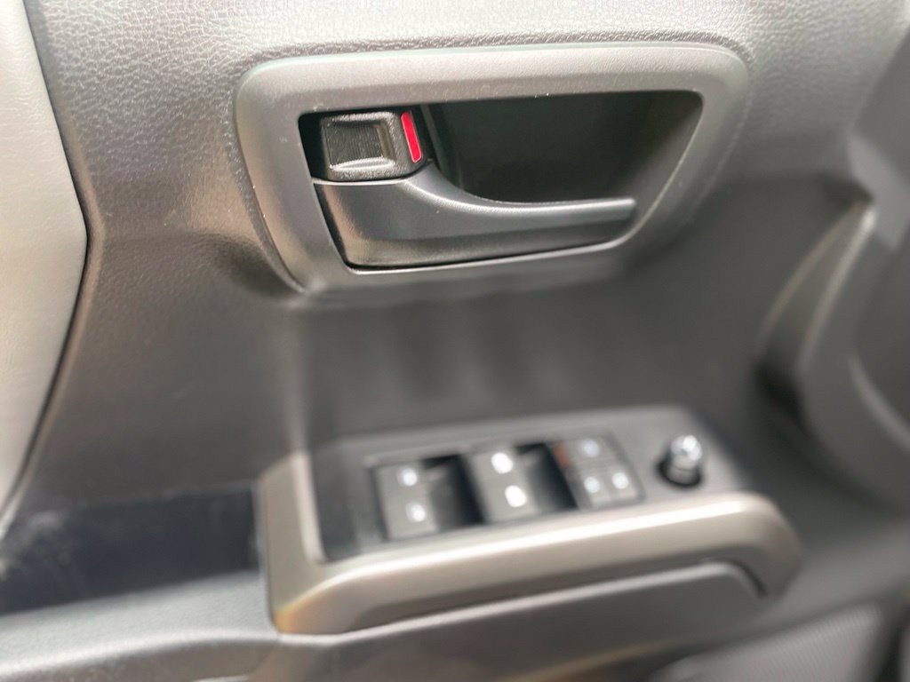 Used 2023 Toyota Tacoma SR5 AWD/4WD image 23