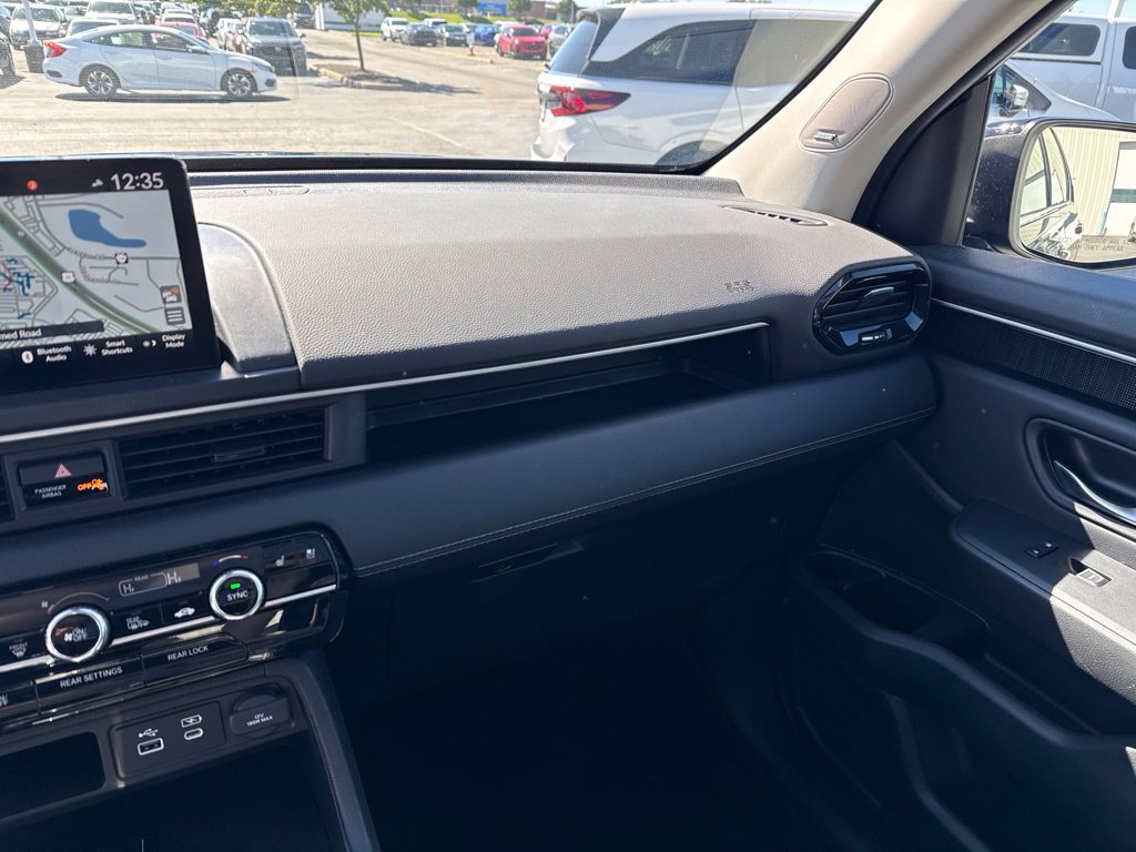 Used 2025 Honda Pilot Elite image 29