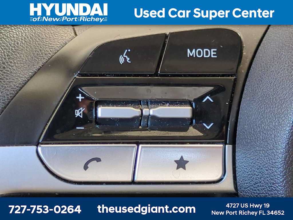 Used 2025 Hyundai Elantra SE FWD image 24