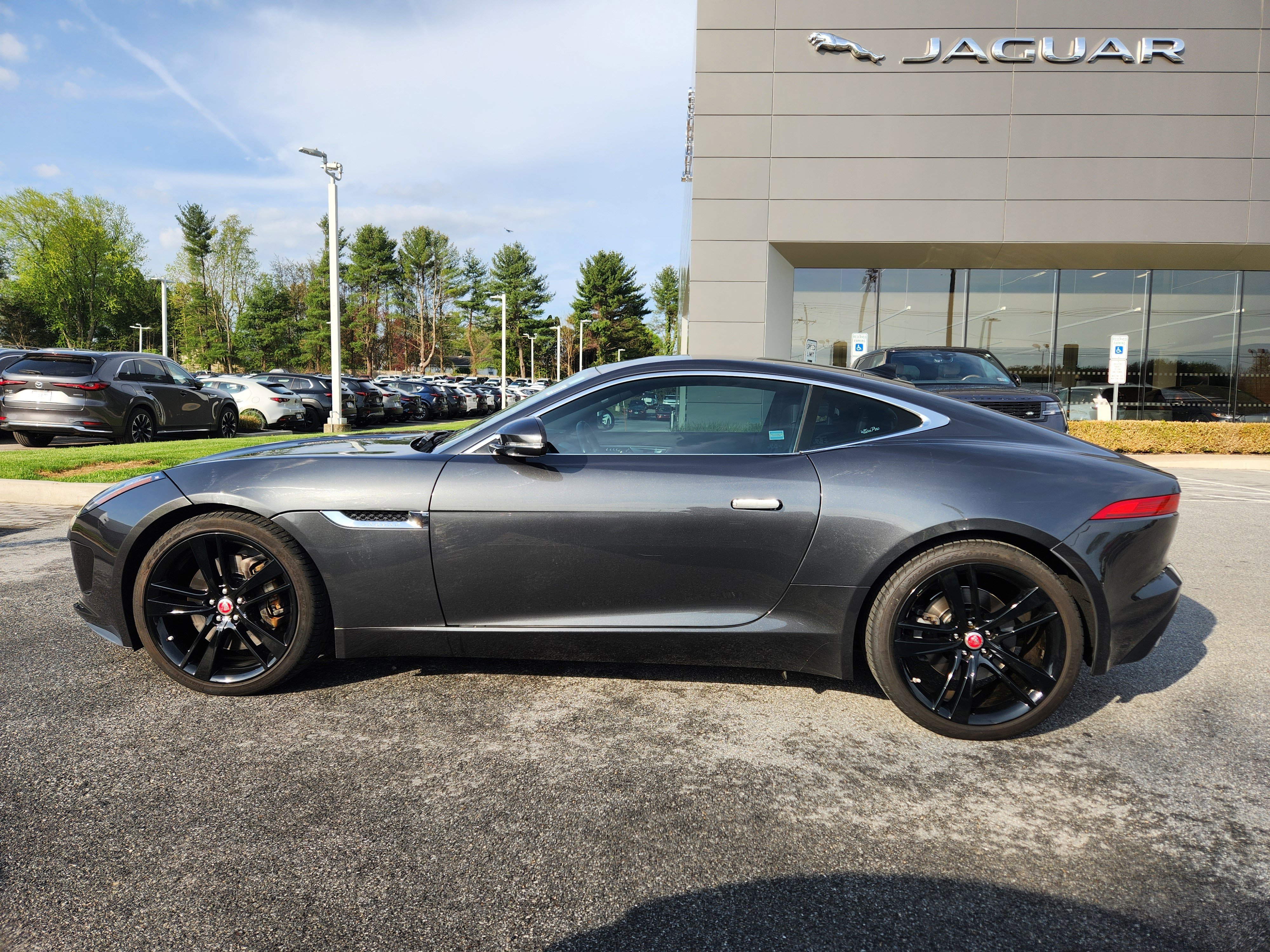 Used 2017 Jaguar F-TYPE Coupe image 5