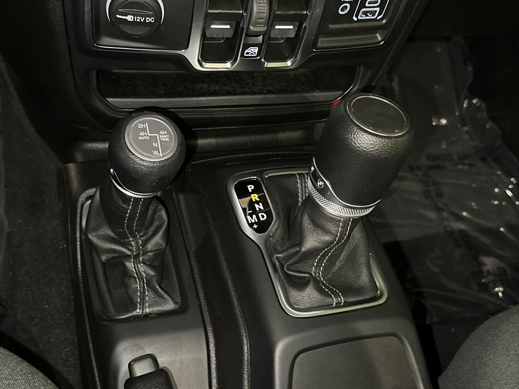 Used 2024 Jeep Wrangler Unlimited Sahara image 26