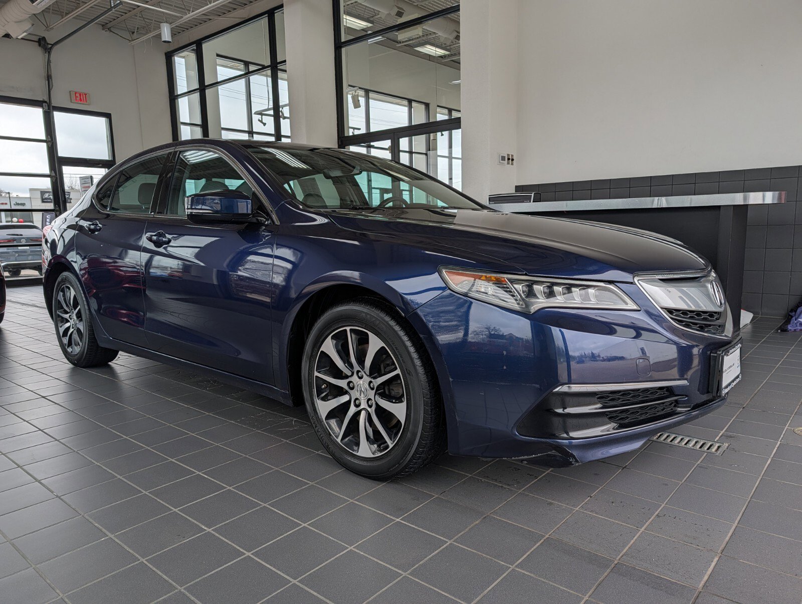 Used 2015 Acura TLX w/ Technology Package FWD image 1