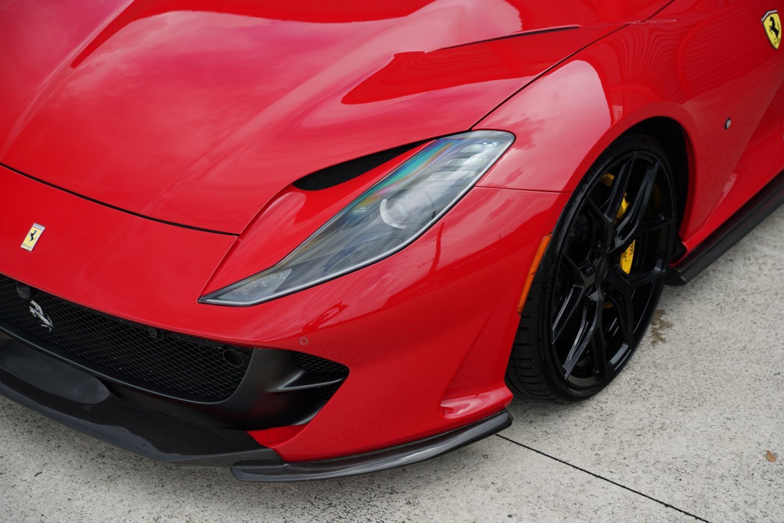 Used 2019 Ferrari 812 Superfast RWD image 5