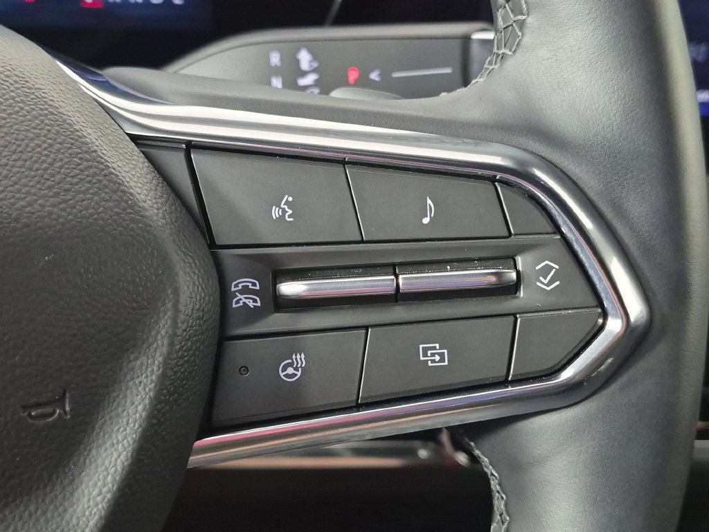 Used 2025 Chevrolet Equinox LT w/ Convenience Package II FWD image 20