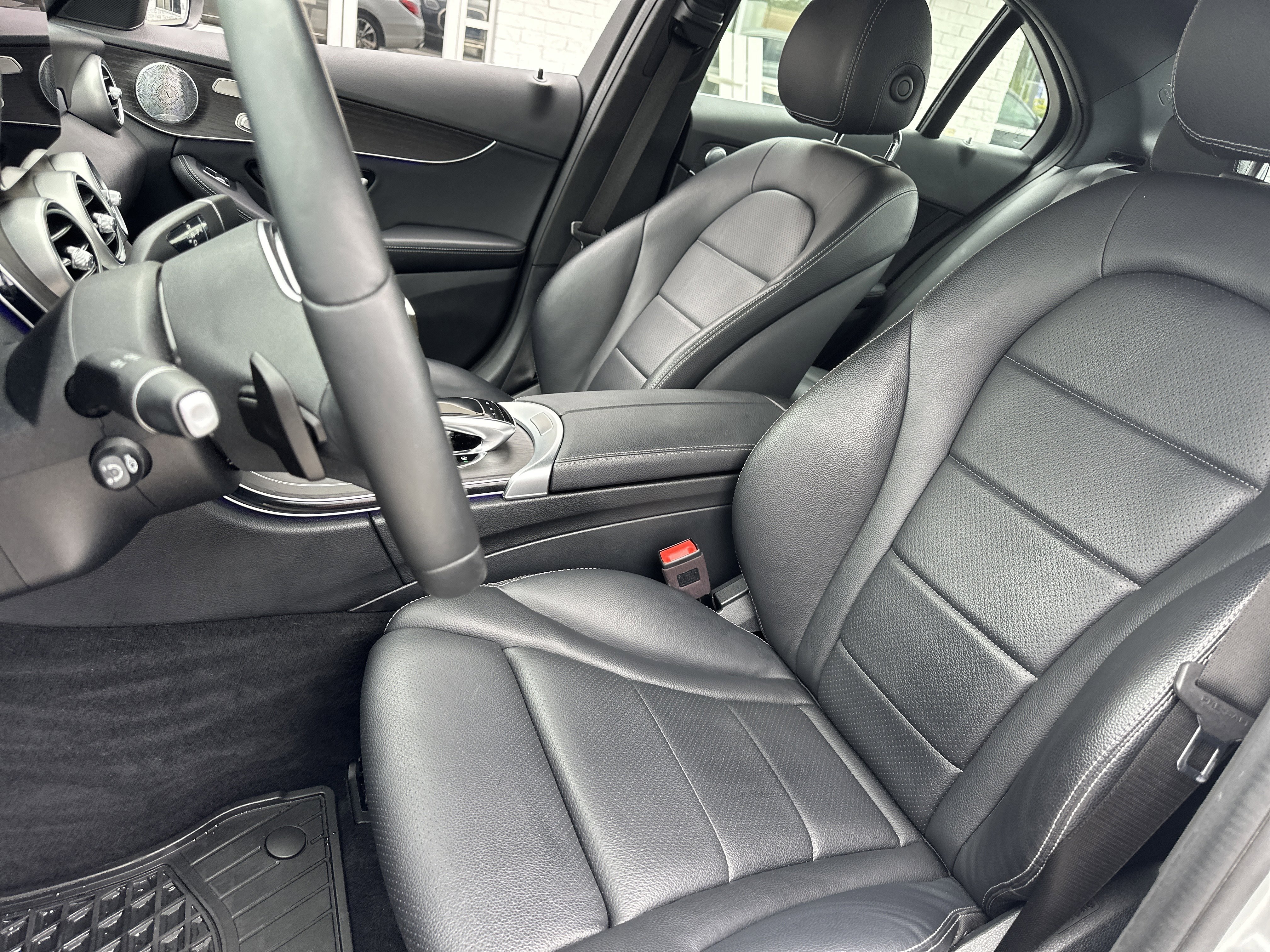 Used 2021 Mercedes-Benz C 300 4MATIC Sedan w/ Premium Package image 10