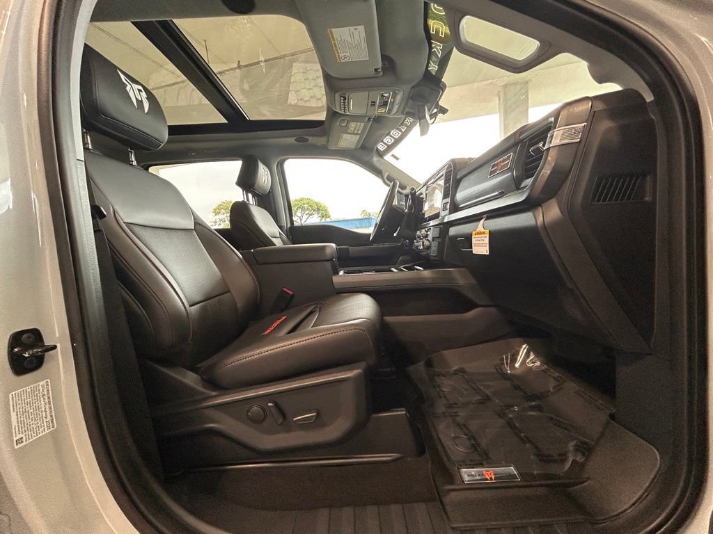 New 2026 Ford F250 Lariat w/ Black Appearance Package AWD/4WD image 28