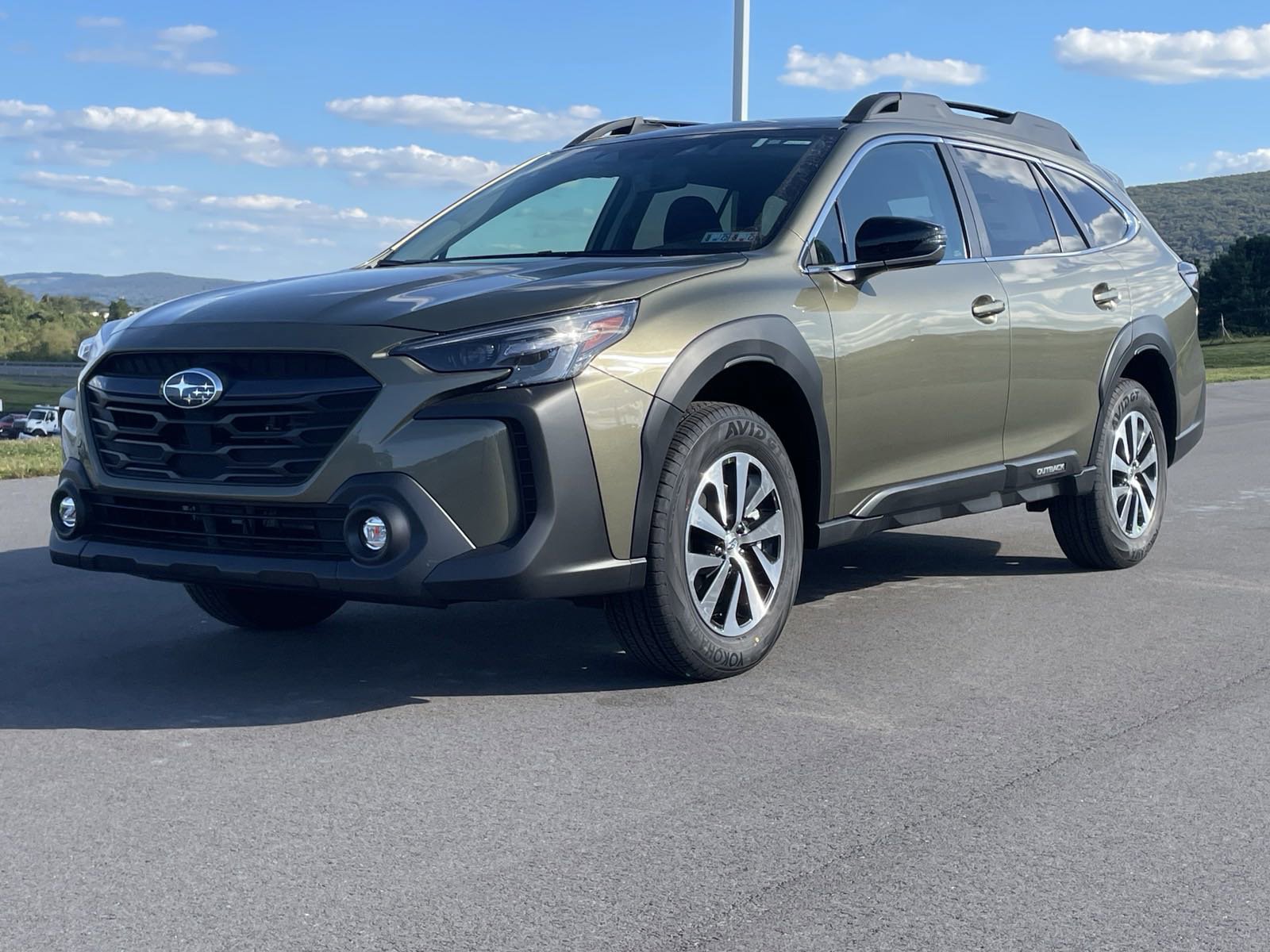 Certified 2025 Subaru Outback Limited AWD/4WD image 5