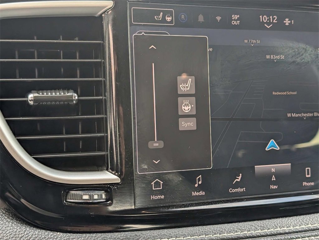 Used 2024 Chrysler Pacifica Select image 38