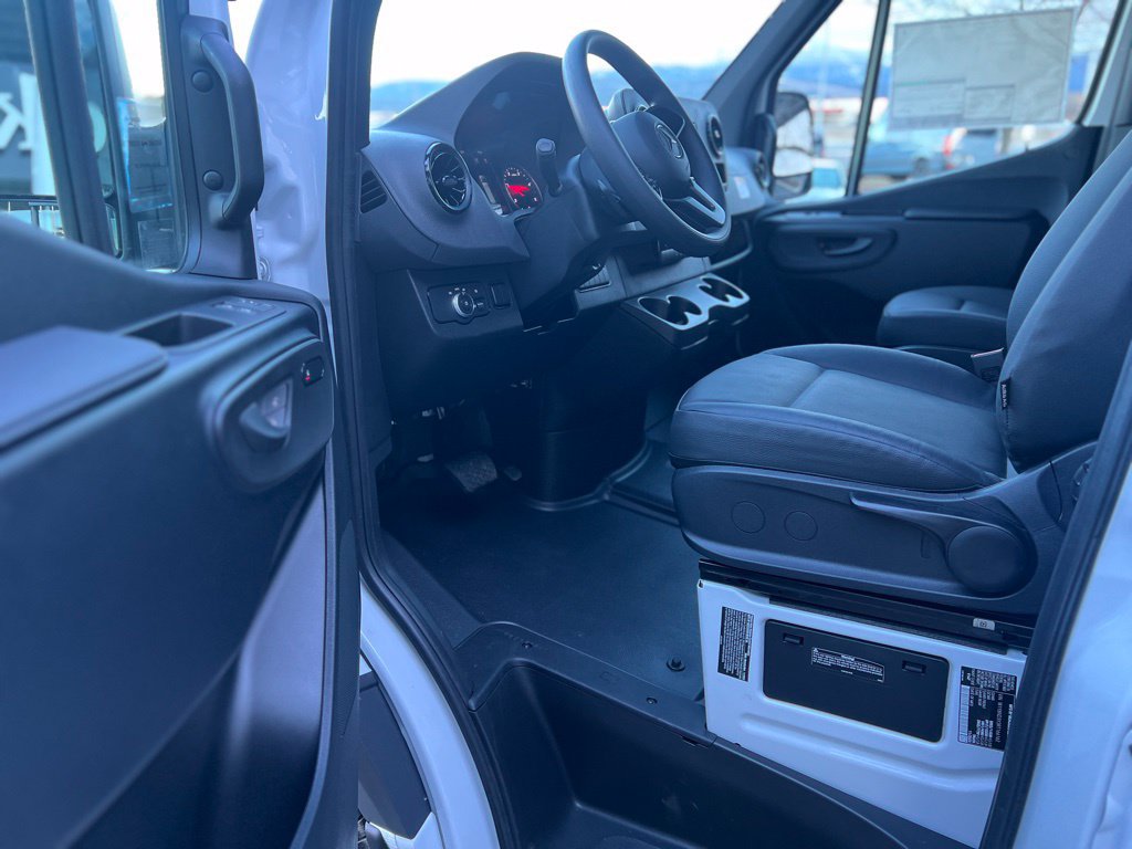 Used 2024 Mercedes-Benz Sprinter 3500 image 23