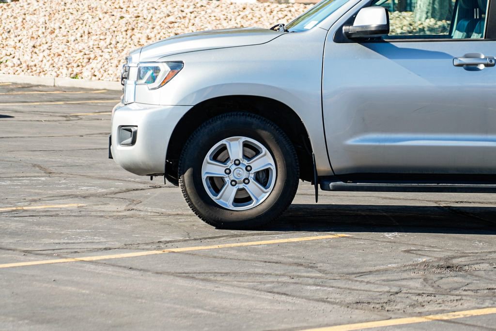 Used 2020 Toyota Sequoia SR5 w/ Premium Package image 8