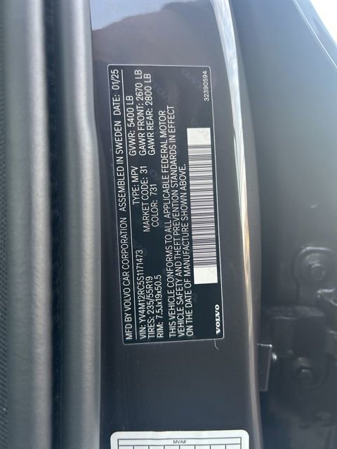 Certified 2025 Volvo XC60 B5 Plus w/ Climate Package image 28