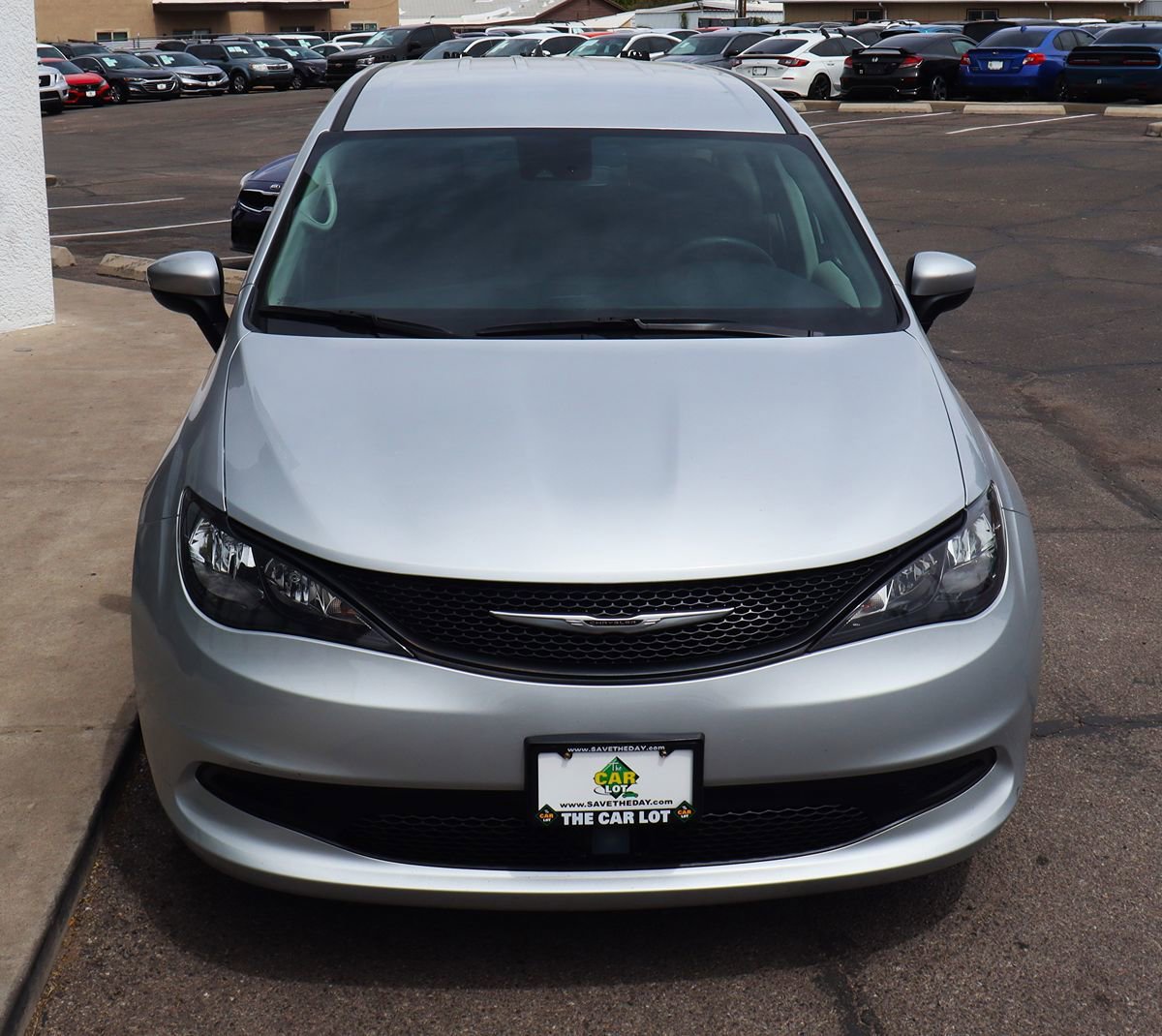 Used 2023 Chrysler Voyager LX FWD image 15
