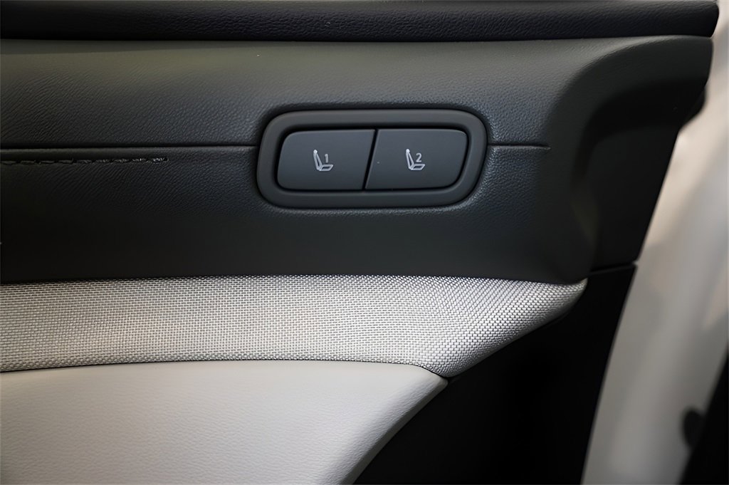 New 2025 Hyundai Tucson Limited image 10