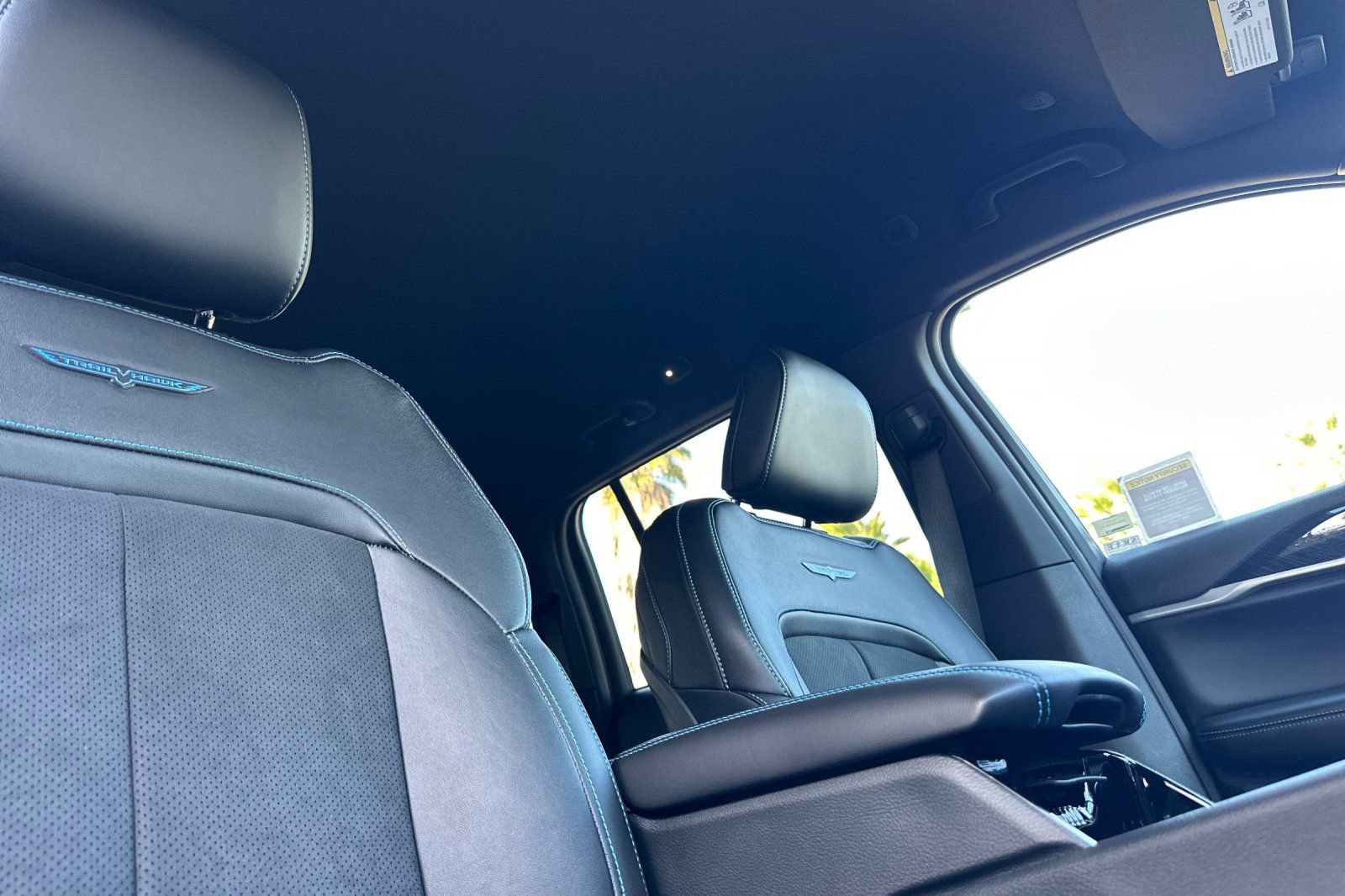 New 2023 Jeep Grand Cherokee Trailhawk AWD/4WD image 16