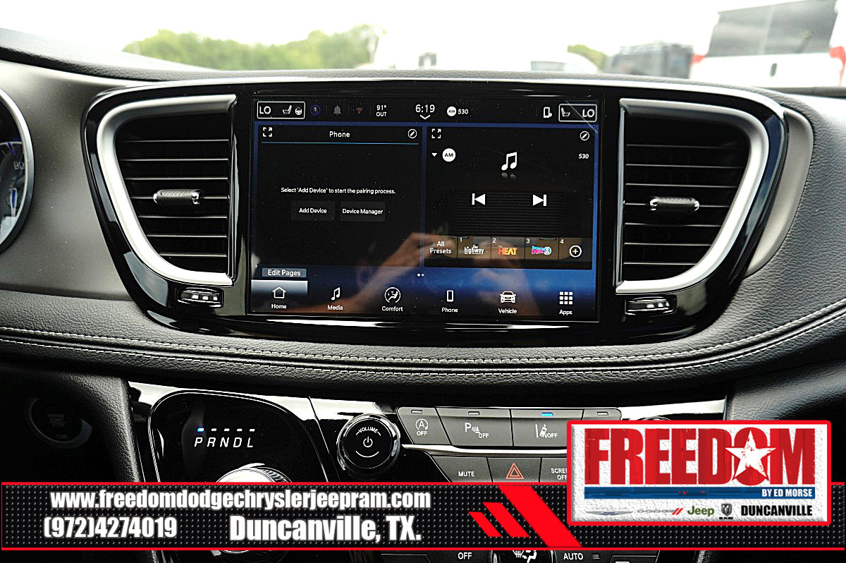 New 2027 Chrysler Pacifica Select FWD image 22