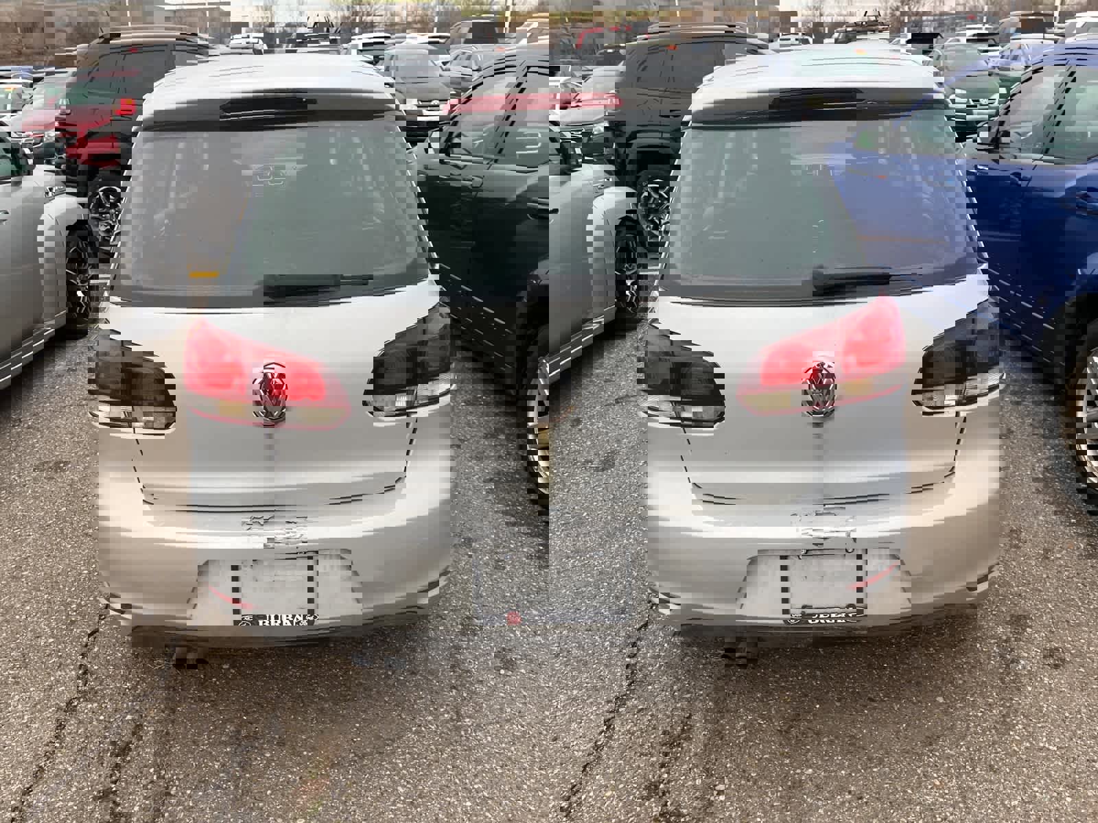 Used 2010 Volkswagen Golf 4-Door image 12