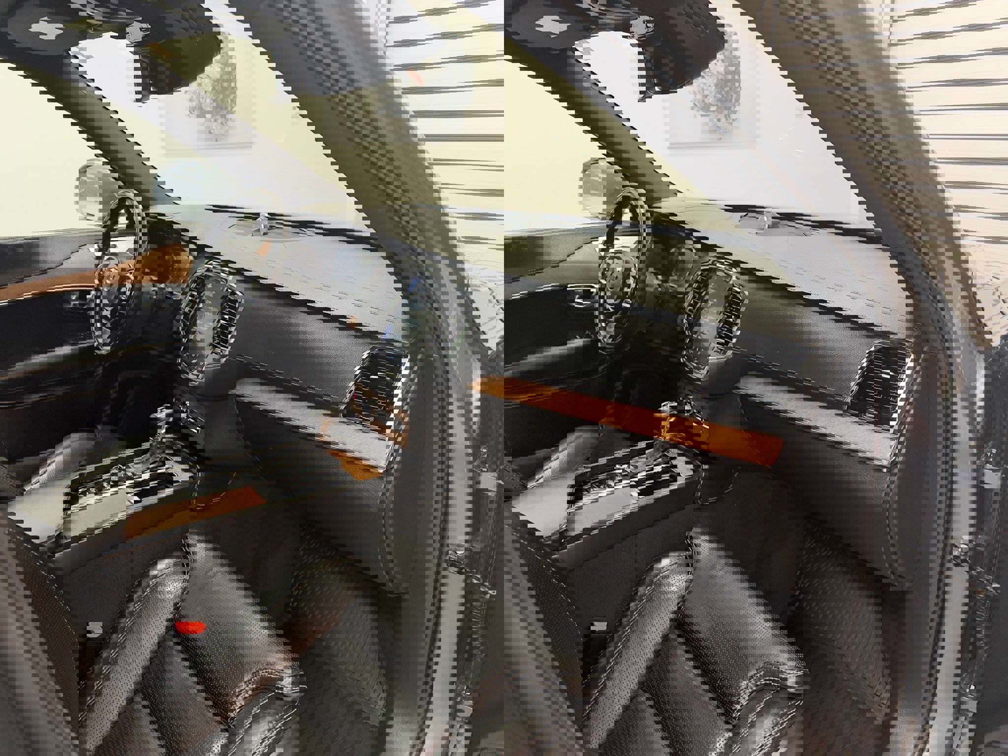 Used 2018 Volvo XC90 T6 Inscription w/ Convenience Package image 25