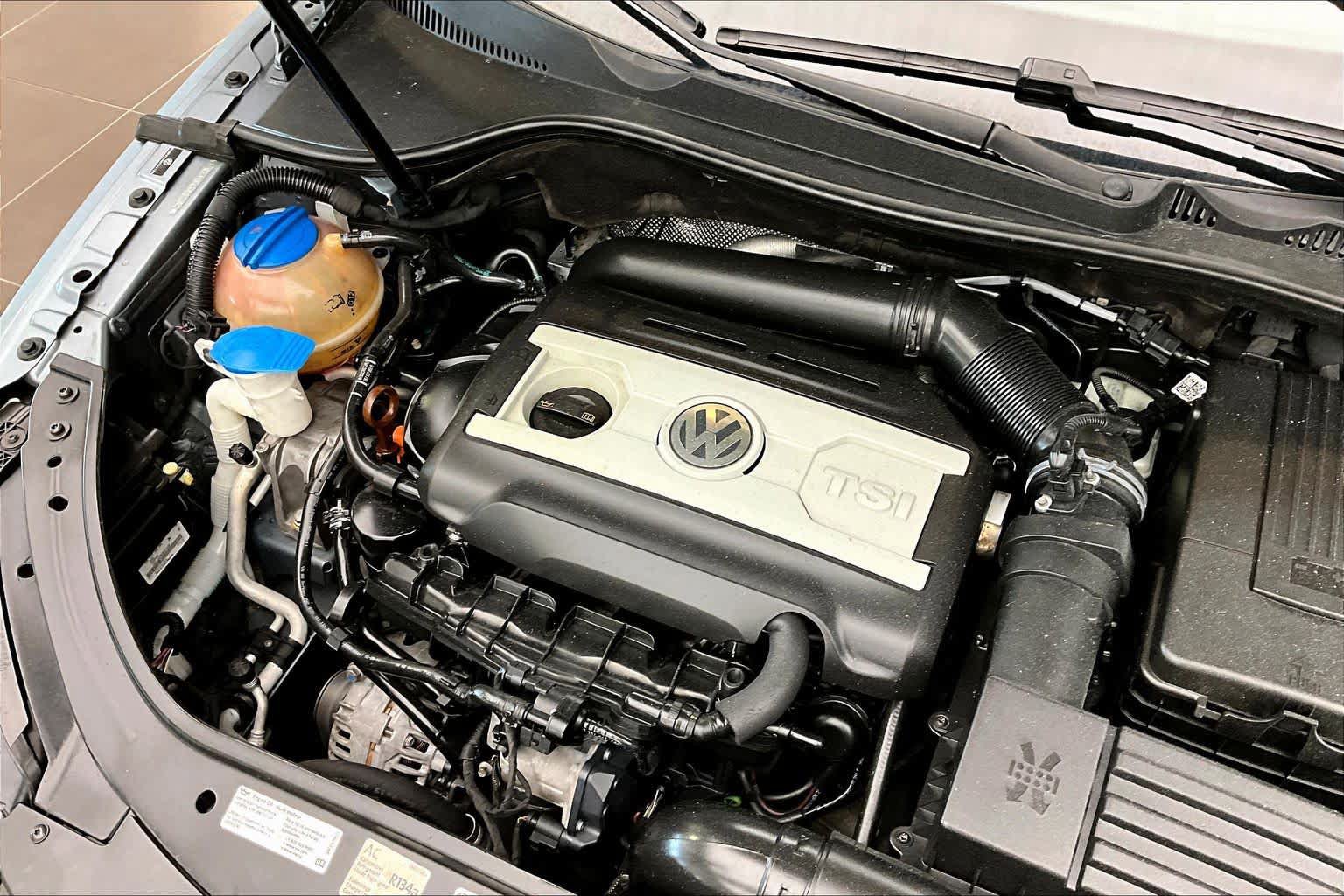 Used 2012 Volkswagen Eos Executive FWD image 28
