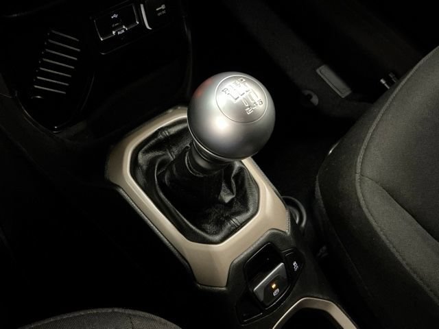 Used 2016 Jeep Renegade Sport w/ Power & Air Group FWD image 18