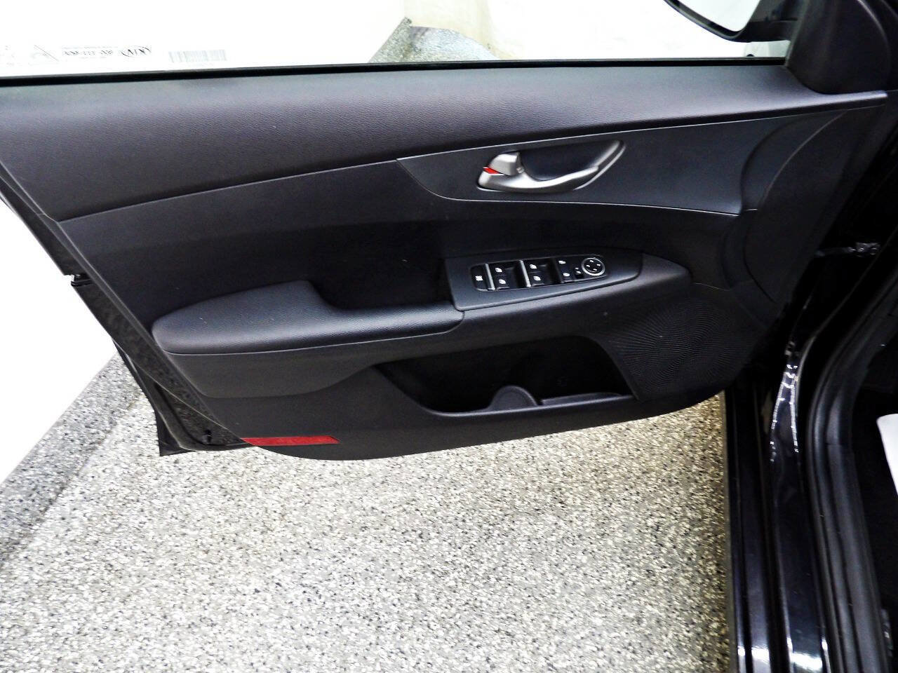 Used 2021 Kia Forte LXS image 6