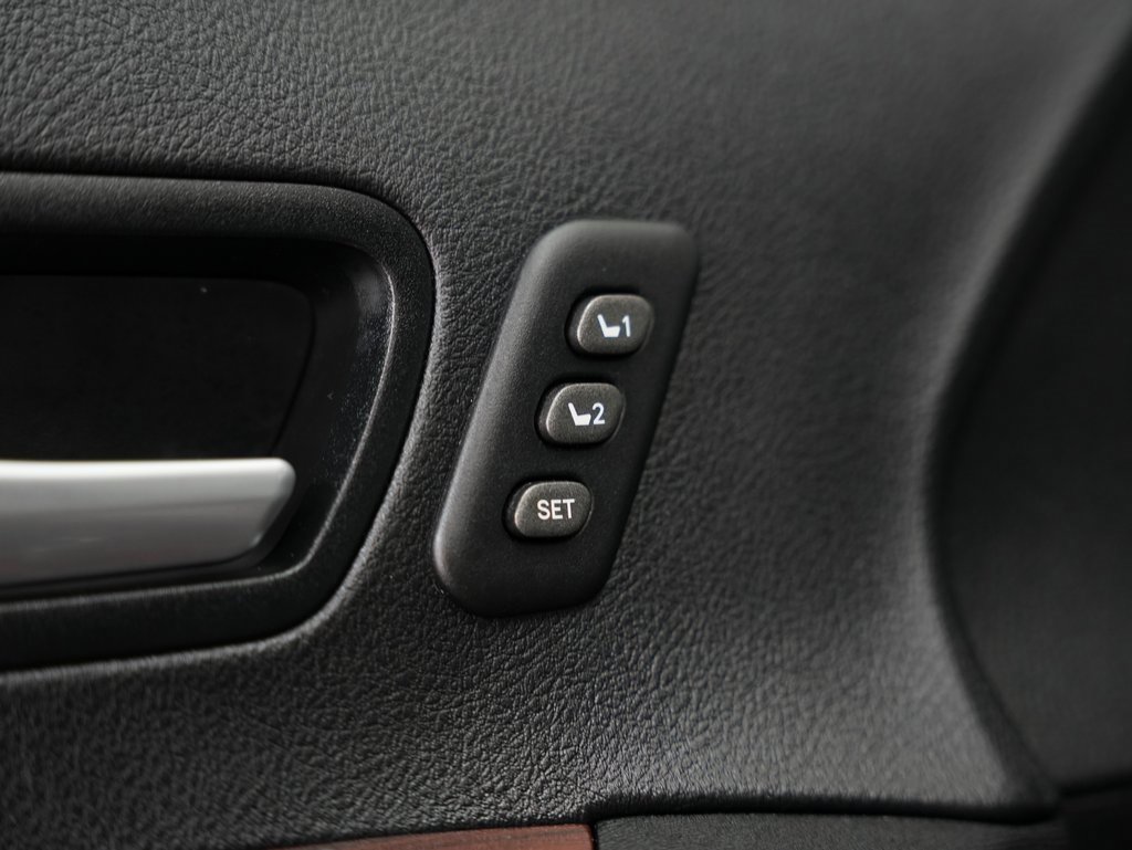 Used 2019 Toyota Sienna Limited Premium image 46