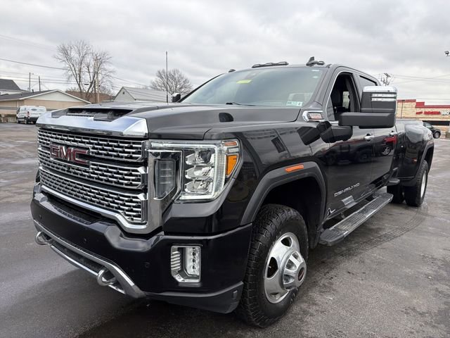 Used 2022 GMC Sierra 3500 Denali w/ Technology Package AWD/4WD image 9