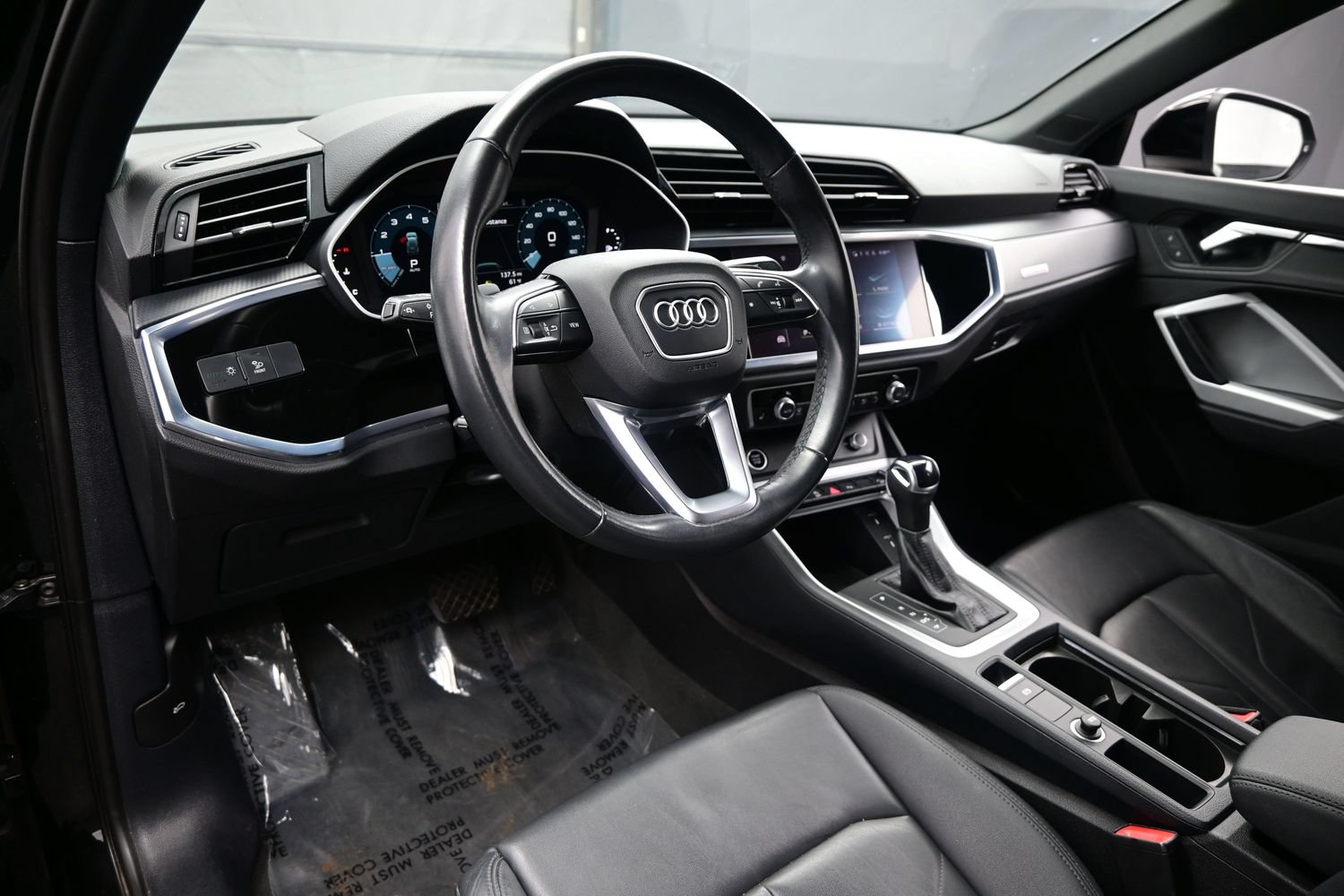 Used 2022 Audi Q3 2.0T Premium Plus w/ Premium Plus Package AWD/4WD image 13