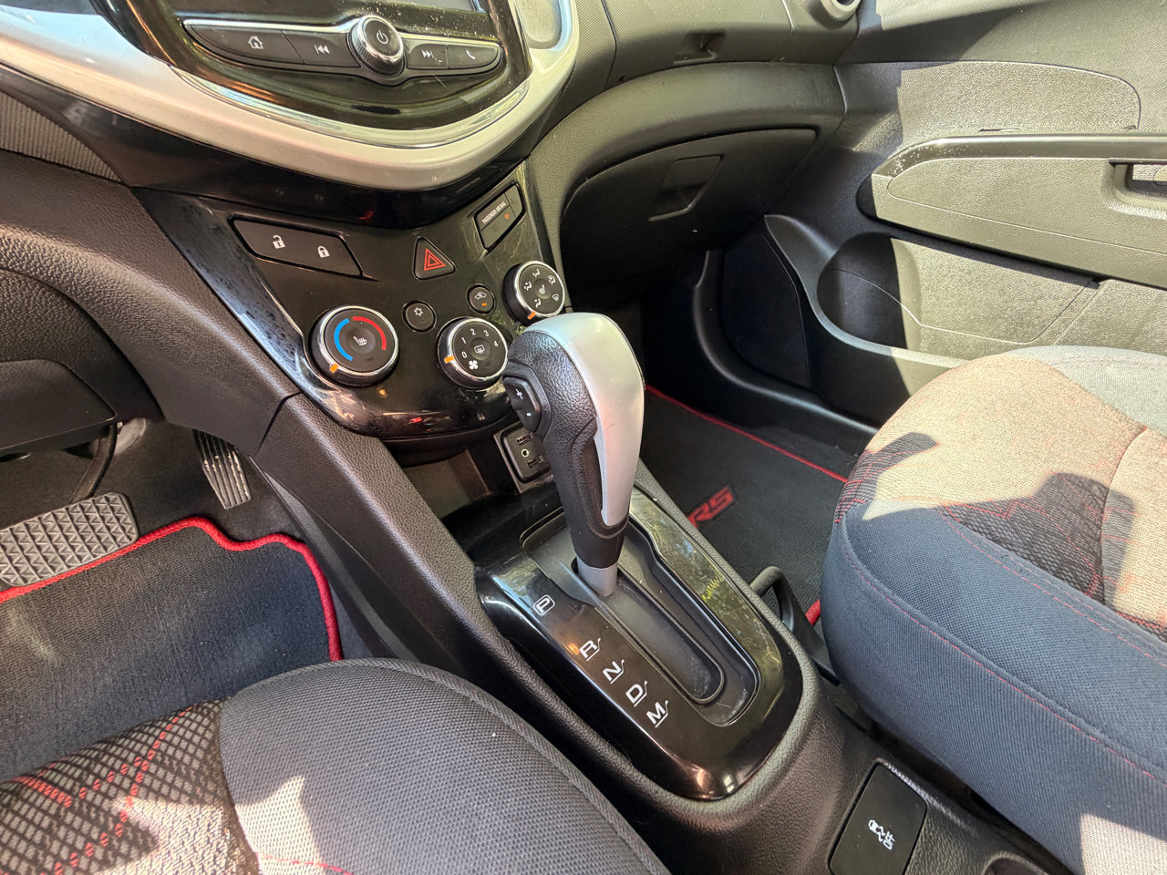 Used 2017 Chevrolet Sonic LT w/ Convenience Package image 16