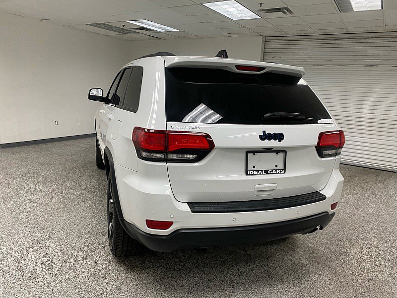 Used 2019 Jeep Grand Cherokee Laredo image 7