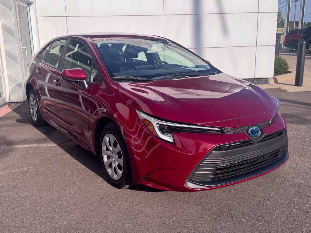 Used 2025 Toyota Corolla LE AWD/4WD image 10