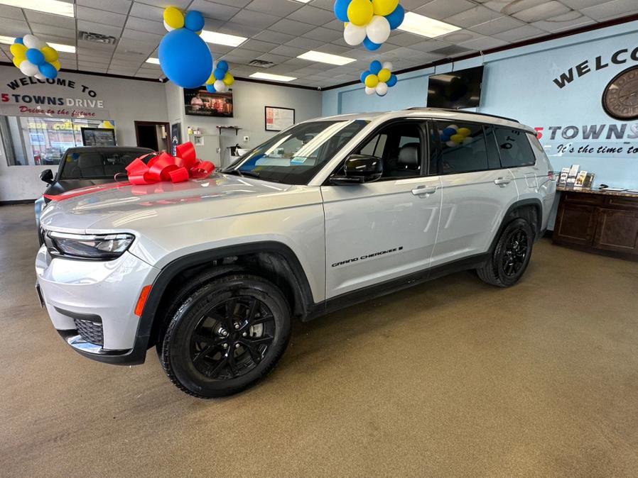 Used 2024 Jeep Grand Cherokee L Laredo AWD/4WD image 6