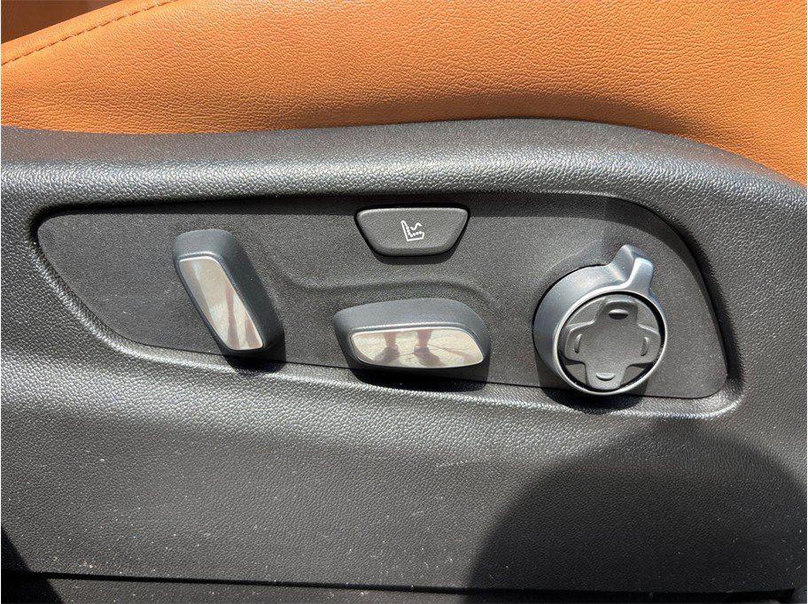 Used 2020 Cadillac XT4 Premium Luxury FWD image 47