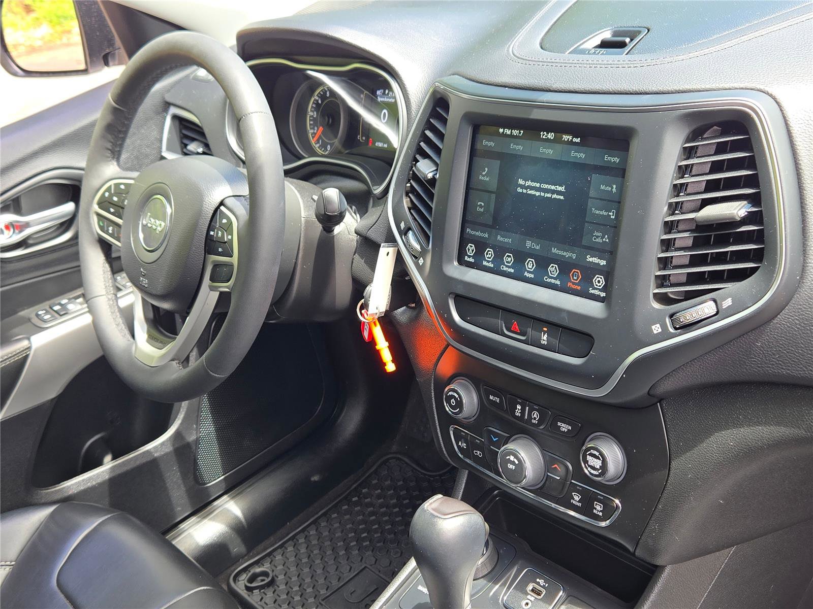 Used 2022 Jeep Cherokee Latitude w/ Sun & Sound Group AWD/4WD image 5
