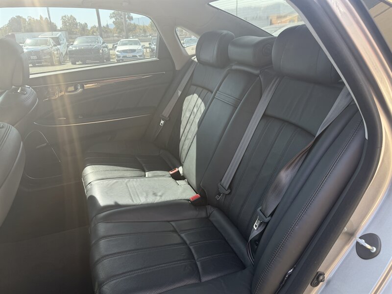 Used 2011 Hyundai Equus Signature RWD image 21
