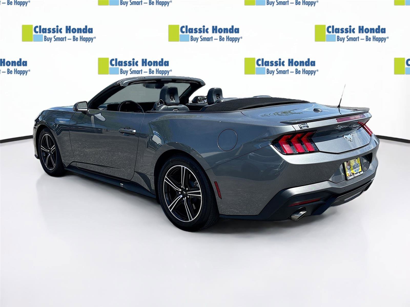 Used 2025 Ford Mustang Premium RWD image 36