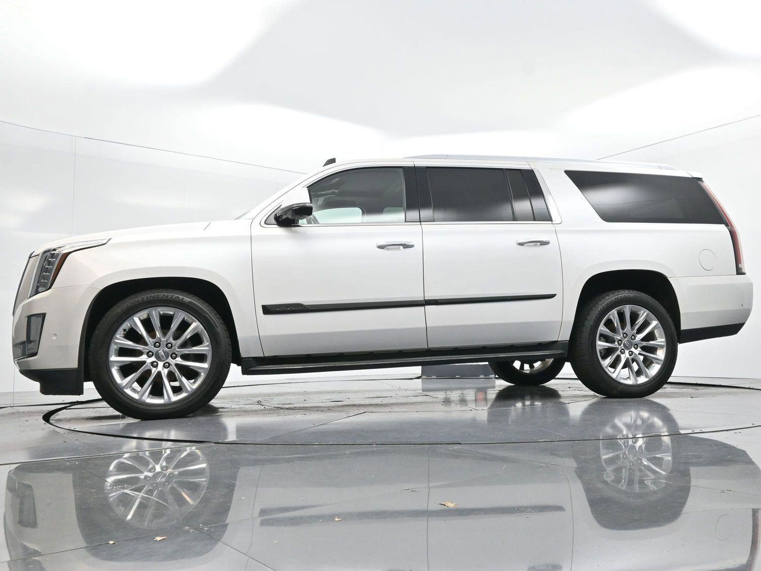 Used 2017 Cadillac Escalade ESV Luxury image 53